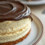 bolo de cupuaçu com cobertura de chocolate